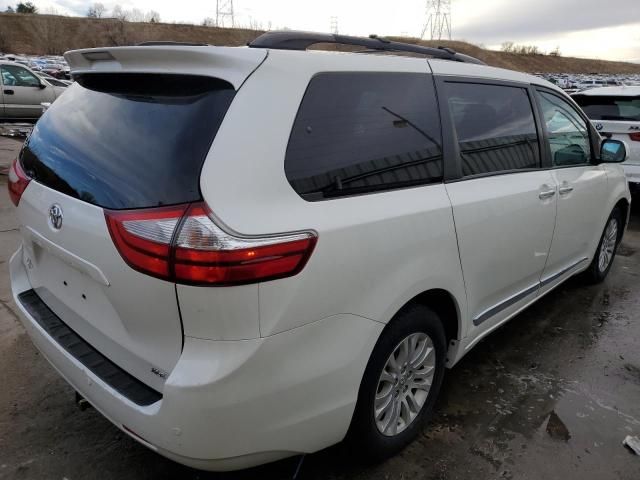 2016 Toyota Sienna XLE