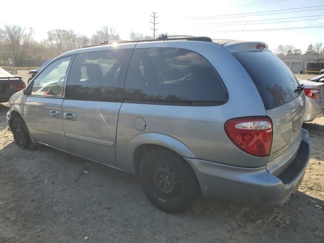 2005 Chrysler Town & Country LX