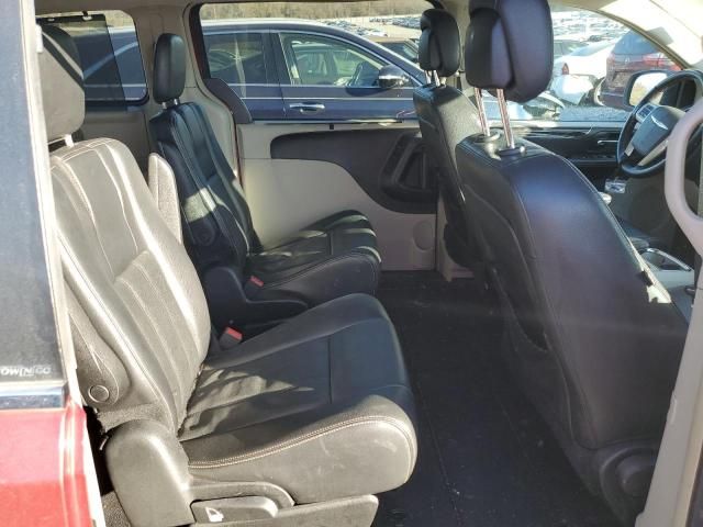 2013 Chrysler Town & Country Touring