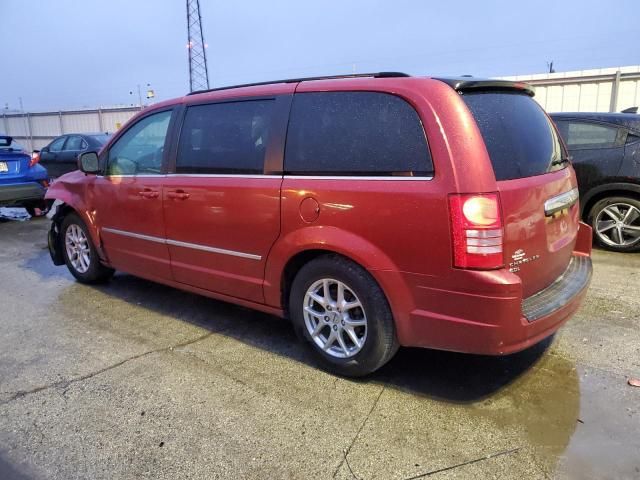 2010 Chrysler Town & Country Touring