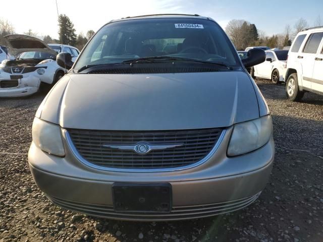 2004 Chrysler Town & Country LX