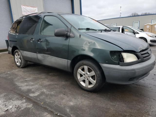 2001 Toyota Sienna CE