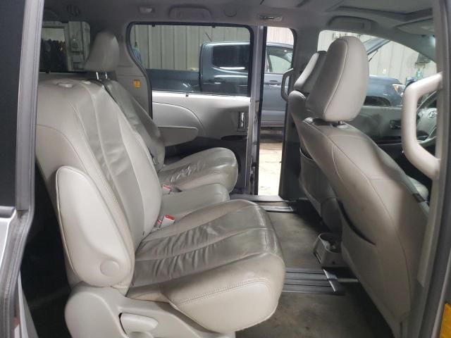 2013 Toyota Sienna XLE