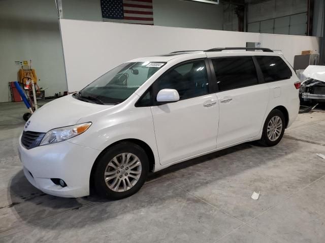 2017 Toyota Sienna XLE