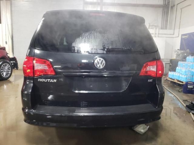 2013 Volkswagen Routan SE