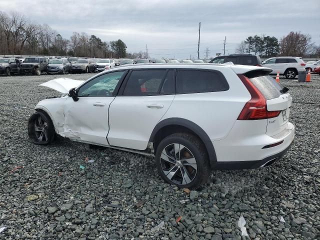 2020 Volvo V60 Cross Country T5 Momentum