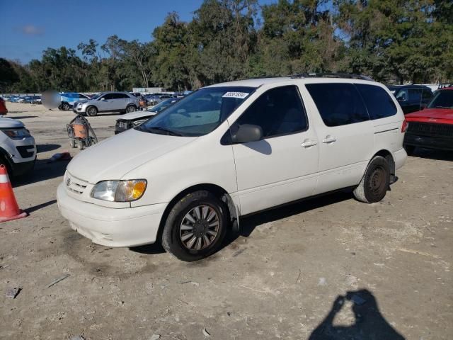 2001 Toyota Sienna LE