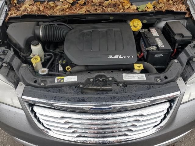 2014 Chrysler Town & Country Touring