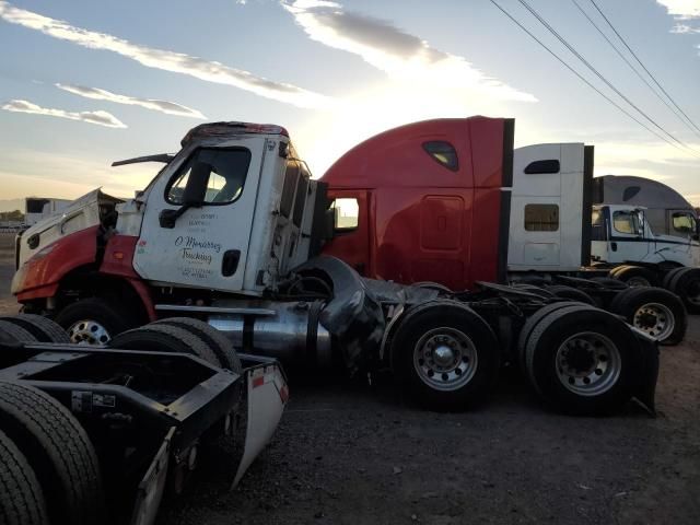 2013 Freightliner Cascadia 113