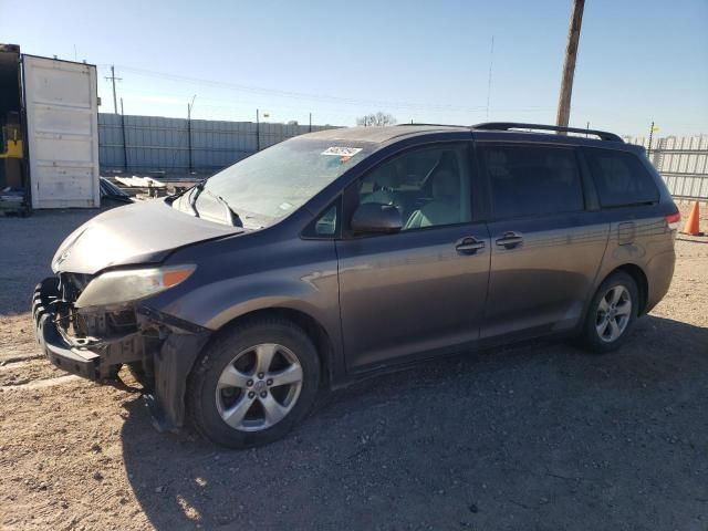 2011 Toyota Sienna LE