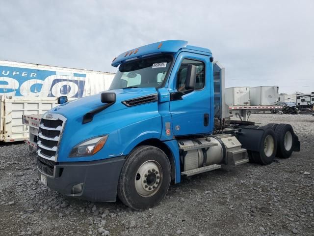 2020 Freightliner Cascadia 126