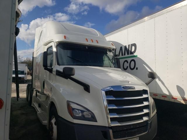 2019 Freightliner Cascadia 126