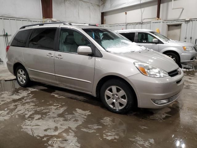 2004 Toyota Sienna XLE