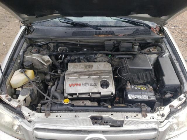 2004 Toyota Highlander Base