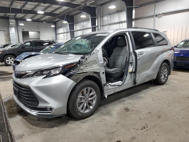 2024 Toyota Sienna XLE