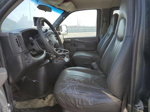 2004 Chevrolet Express G2500