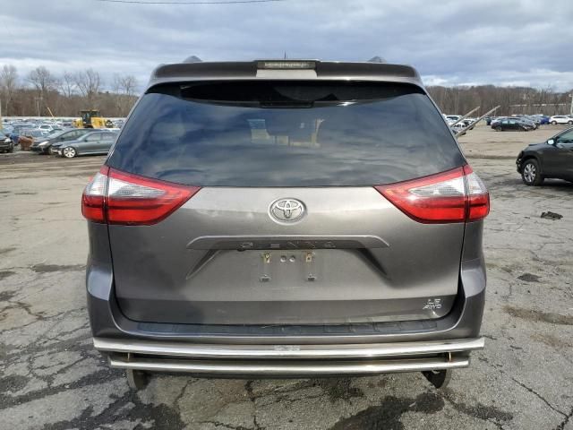 2020 Toyota Sienna LE