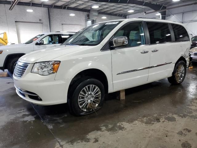 2013 Chrysler Town & Country Touring L