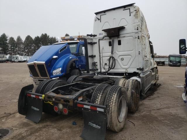 2016 Freightliner Cascadia 125