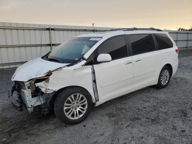 2013 Toyota Sienna XLE