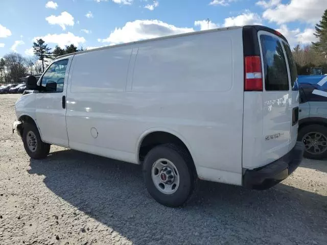 2022 GMC Savana G3500