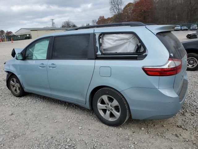 2017 Toyota Sienna LE