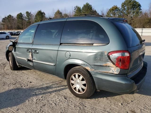 2005 Chrysler Town & Country Touring