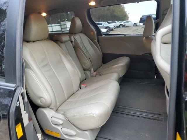 2013 Toyota Sienna XLE