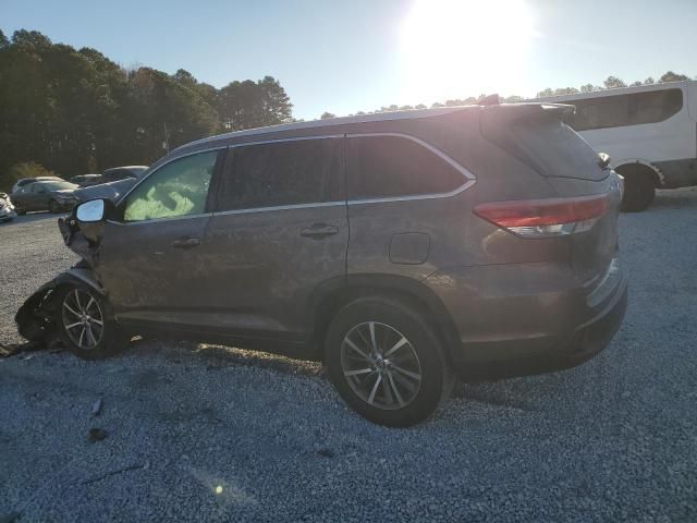 2017 Toyota Highlander SE