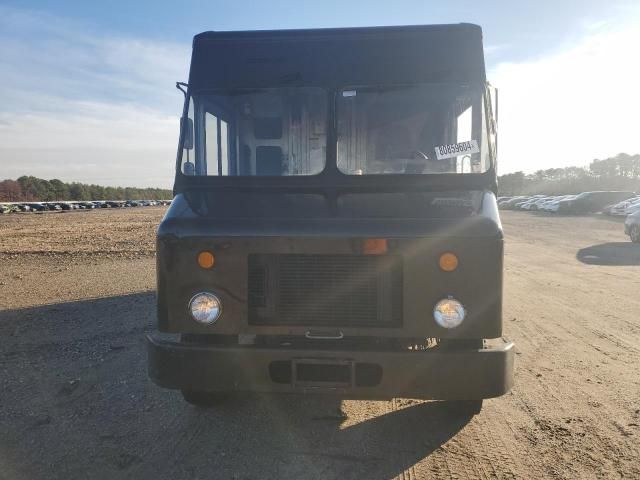 2009 Freightliner Chassis M Line WALK-IN Van