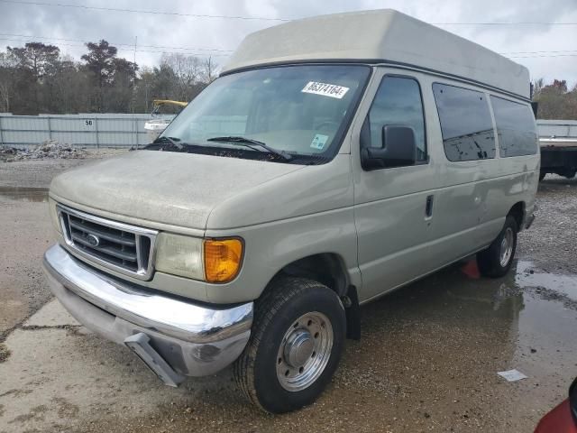 2004 Ford Econoline E350 Super Duty Wagon