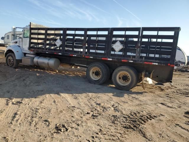 2011 Peterbilt 348