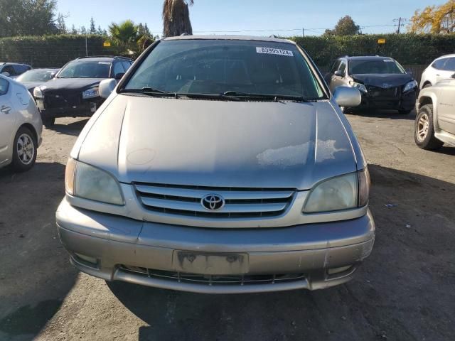 2001 Toyota Sienna LE