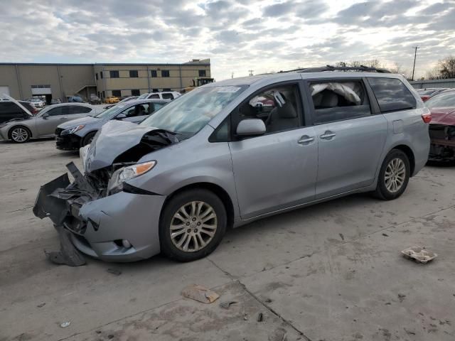 2015 Toyota Sienna XLE