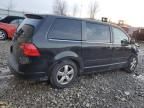 2010 Volkswagen Routan SE