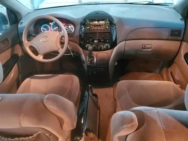 2005 Toyota Sienna CE