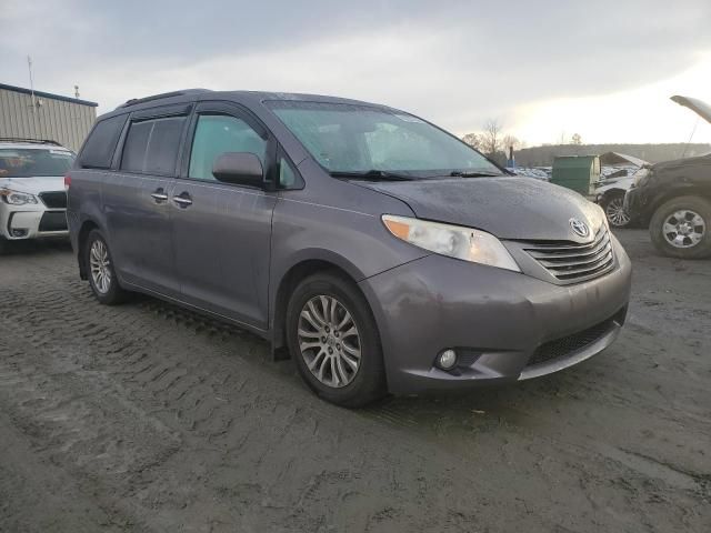 2013 Toyota Sienna XLE