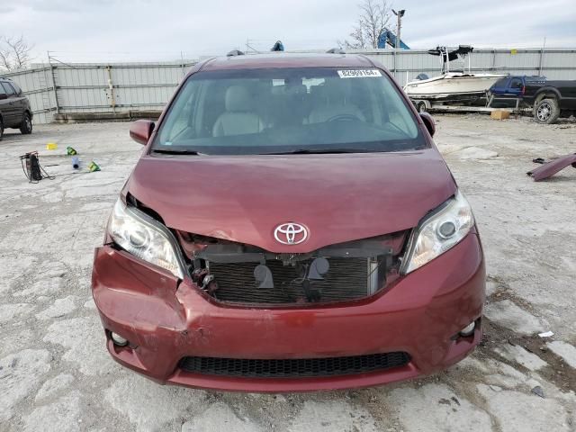 2016 Toyota Sienna XLE