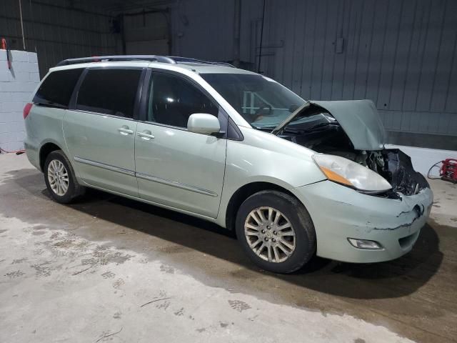 2010 Toyota Sienna XLE