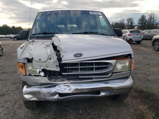 2002 Ford Econoline E350 Super Duty Wagon