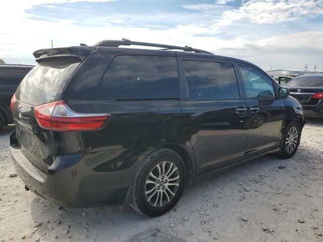 2018 Toyota Sienna XLE