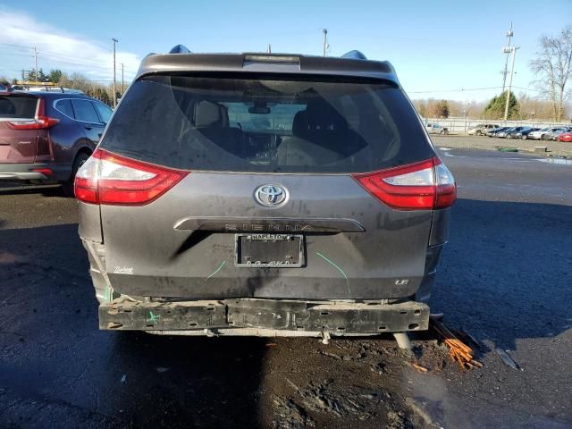 2018 Toyota Sienna LE