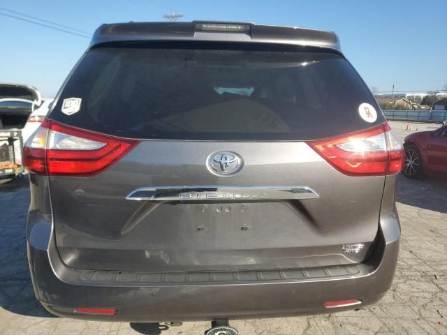 2018 Toyota Sienna XLE