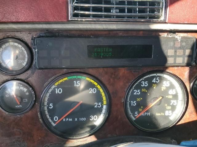 2000 Freightliner Conventional FLC120