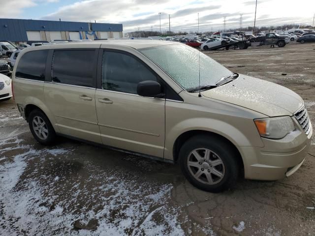 2010 Chrysler Town & Country LX