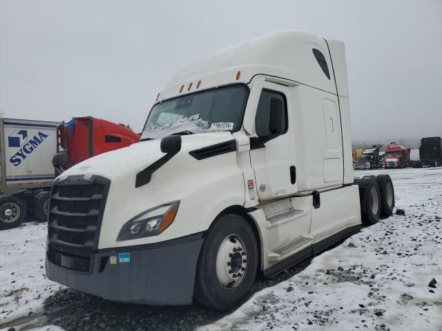 2020 Freightliner Cascadia 126