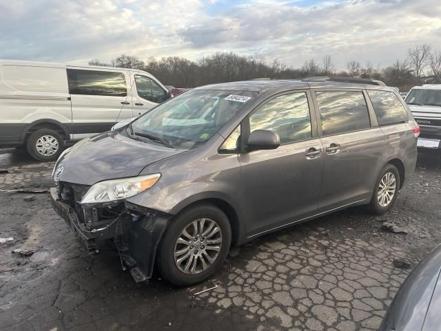 2014 Toyota Sienna XLE