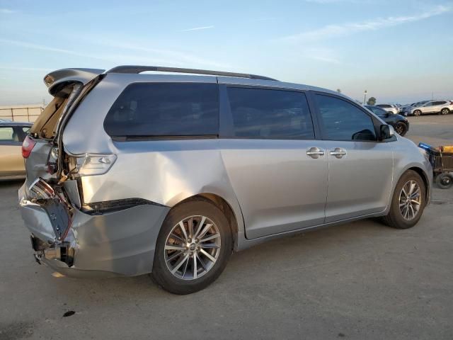 2016 Toyota Sienna XLE