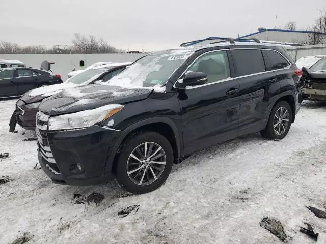 2019 Toyota Highlander SE