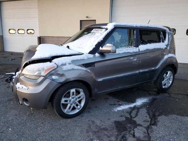 2010 KIA Soul +